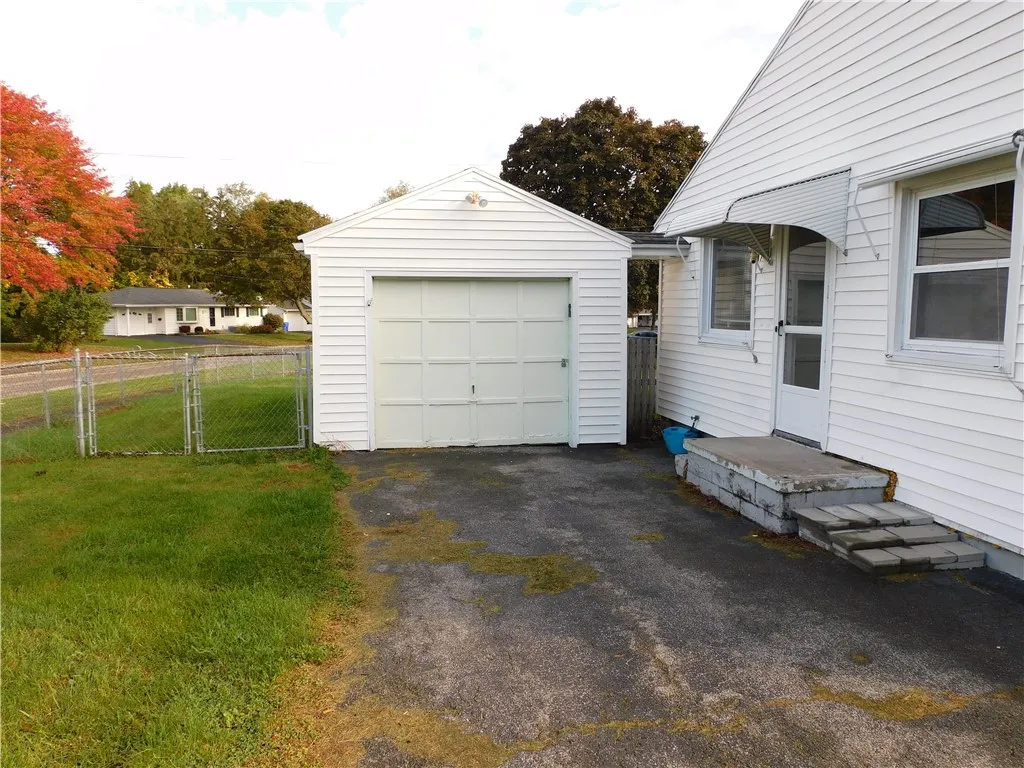 976 Denise Road, Greece, New York 14616, Greece, New York 14616, 3 Bedrooms Bedrooms, 6 Rooms Rooms,1 BathroomBathrooms,Residential,For Sale,976 Denise Road, Greece, New York 14616,0,R1643636