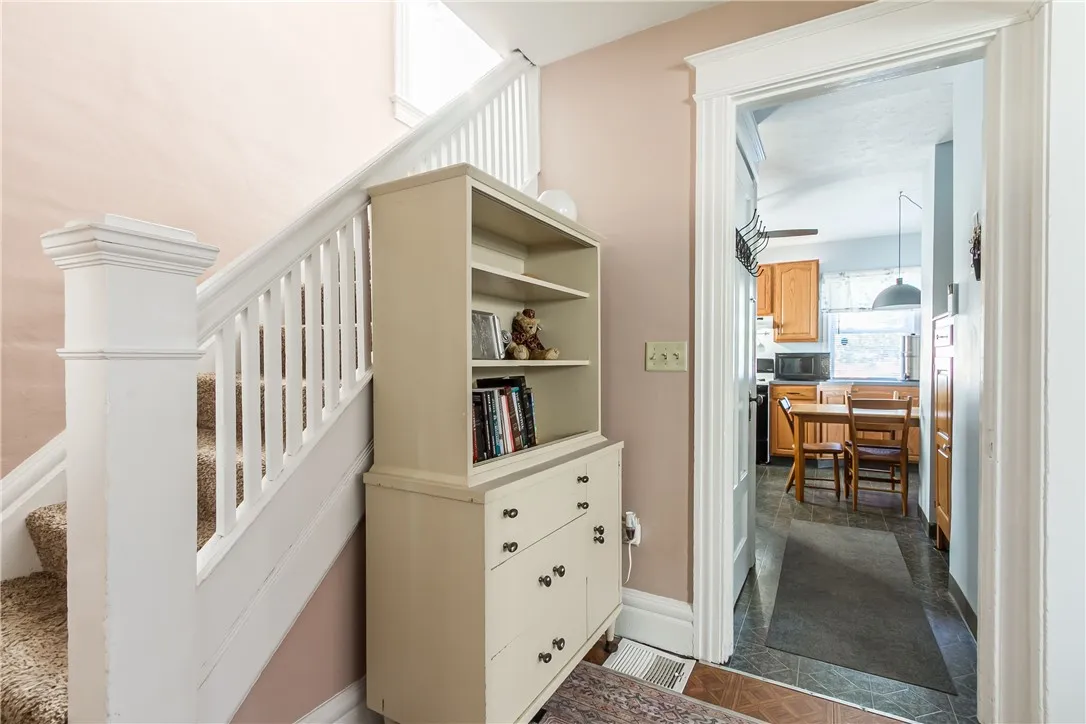 FOYER LEADING TO KITCHEN
