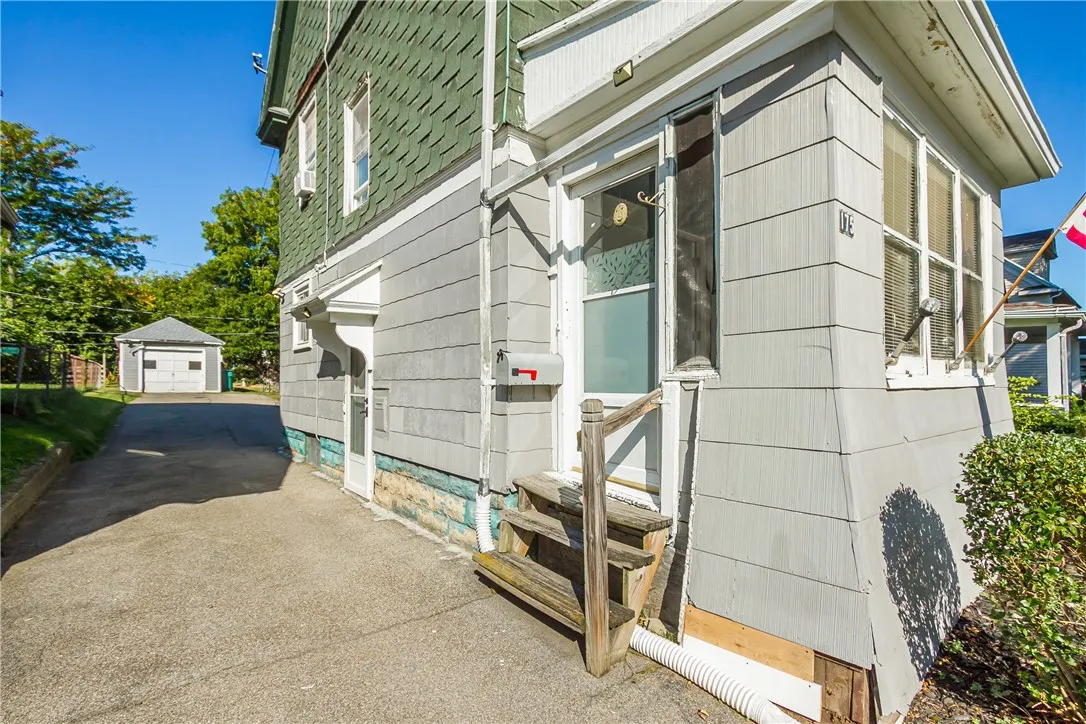 175 Curlew Street, Rochester, New York 14613, Rochester, New York 14613, 3 Bedrooms Bedrooms, 6 Rooms Rooms,1 BathroomBathrooms,Residential,For Sale,175 Curlew Street, Rochester, New York 14613,0,R1643386