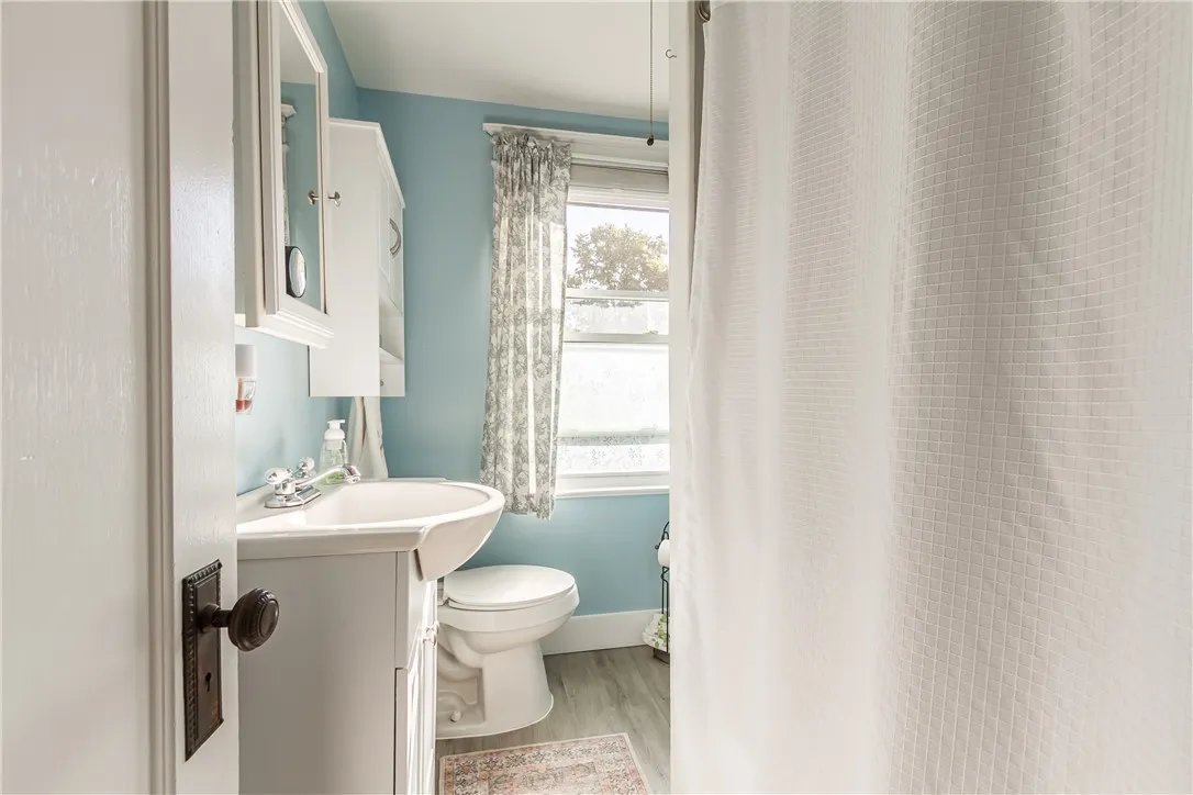 BRIGHT UPDATED BATHROOM