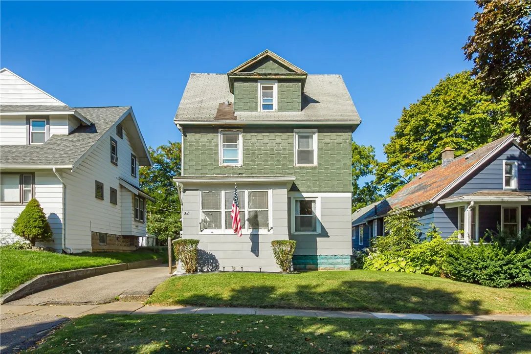 175 Curlew Street, Rochester, New York 14613, Rochester, New York 14613, 3 Bedrooms Bedrooms, 6 Rooms Rooms,1 BathroomBathrooms,Residential,For Sale,175 Curlew Street, Rochester, New York 14613,0,R1643386
