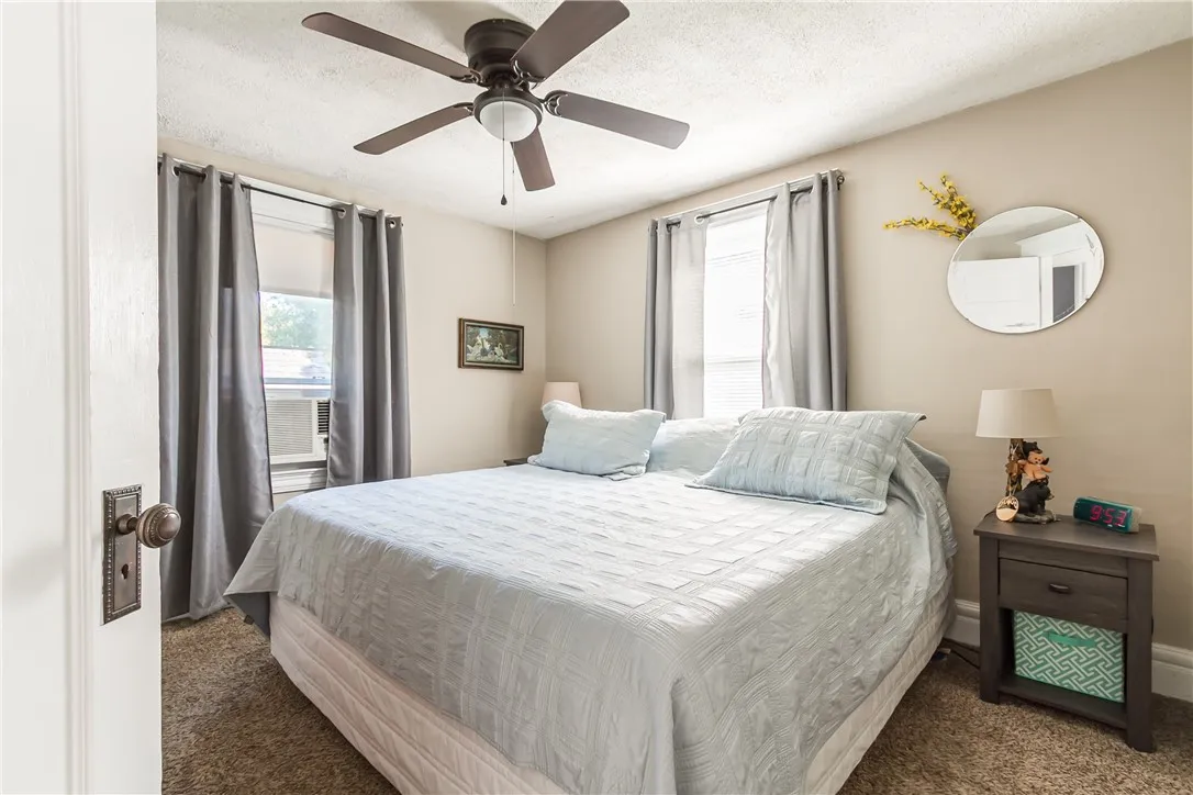 ELEGANT PRIMARY BEDROOM