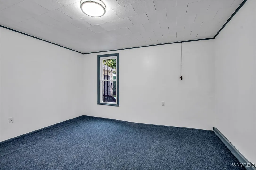 113 Laurel Street, Buffalo, New York 14209, Buffalo, New York 14209, 5 Bedrooms Bedrooms, 9 Rooms Rooms,1 BathroomBathrooms,Residential,For Sale,113 Laurel Street, Buffalo, New York 14209,0,B1643548
