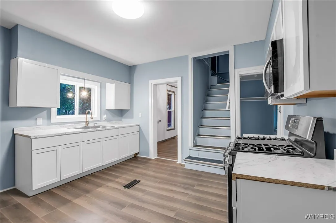 113 Laurel Street, Buffalo, New York 14209, Buffalo, New York 14209, 5 Bedrooms Bedrooms, 9 Rooms Rooms,1 BathroomBathrooms,Residential,For Sale,113 Laurel Street, Buffalo, New York 14209,0,B1643548