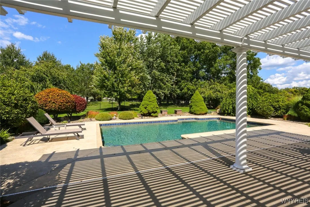 94 Graystone Lane, Orchard Park, New York 14127, Orchard Park, New York 14127, 4 Bedrooms Bedrooms, 16 Rooms Rooms,2 BathroomsBathrooms,Residential,For Sale,94 Graystone Lane, Orchard Park, New York 14127,0,B1642676