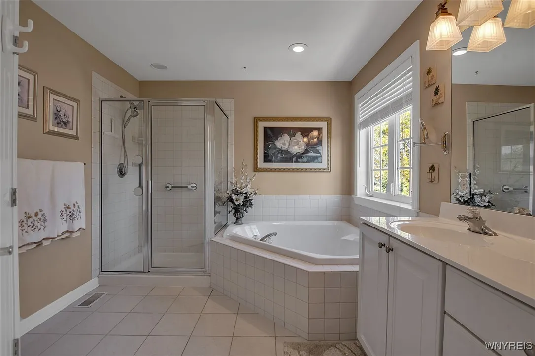 94 Graystone Lane, Orchard Park, New York 14127, Orchard Park, New York 14127, 4 Bedrooms Bedrooms, 16 Rooms Rooms,2 BathroomsBathrooms,Residential,For Sale,94 Graystone Lane, Orchard Park, New York 14127,0,B1642676