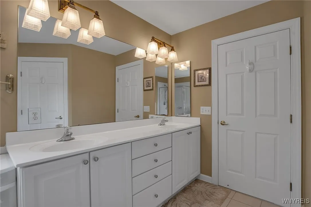 94 Graystone Lane, Orchard Park, New York 14127, Orchard Park, New York 14127, 4 Bedrooms Bedrooms, 16 Rooms Rooms,2 BathroomsBathrooms,Residential,For Sale,94 Graystone Lane, Orchard Park, New York 14127,0,B1642676