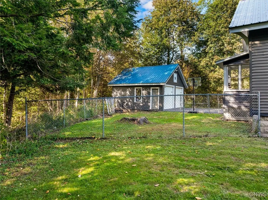 1071 Center Road, Frankfort, New York 13340, Frankfort, New York 13340, 4 Bedrooms Bedrooms, 9 Rooms Rooms,2 BathroomsBathrooms,Residential,For Sale,1071 Center Road, Frankfort, New York 13340,0,S1643549