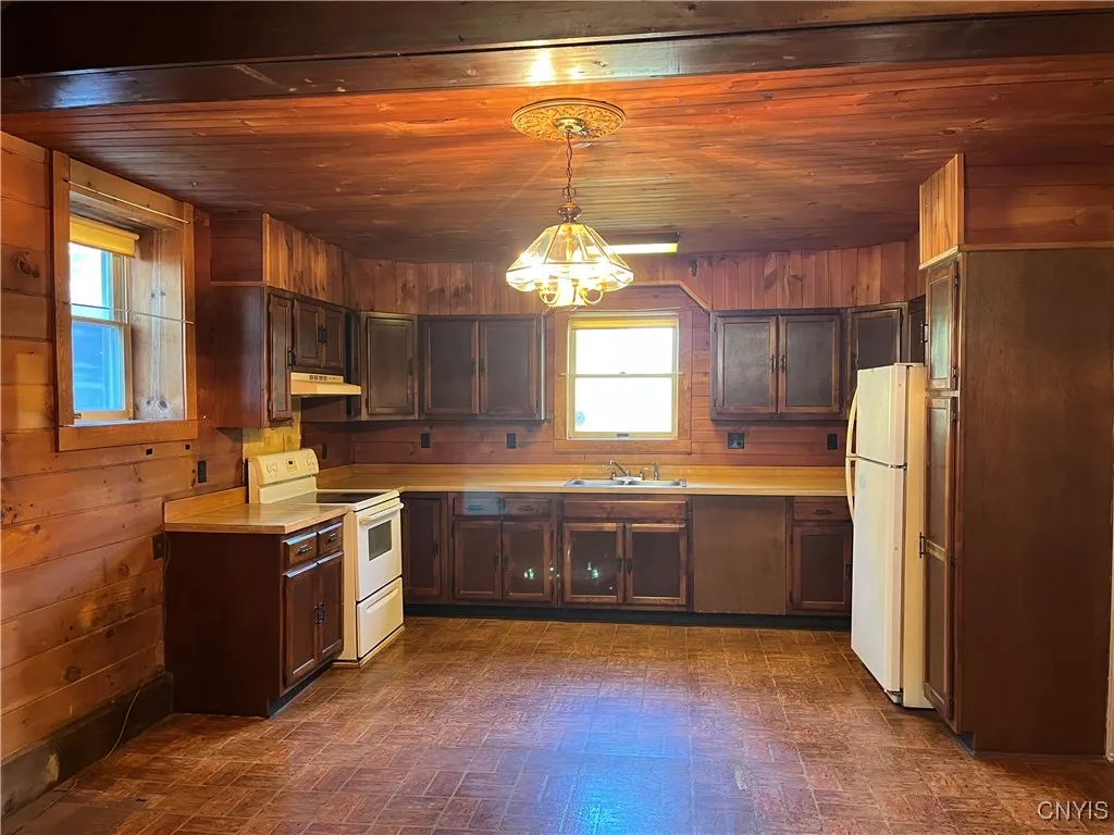 Kitchen Alternate View