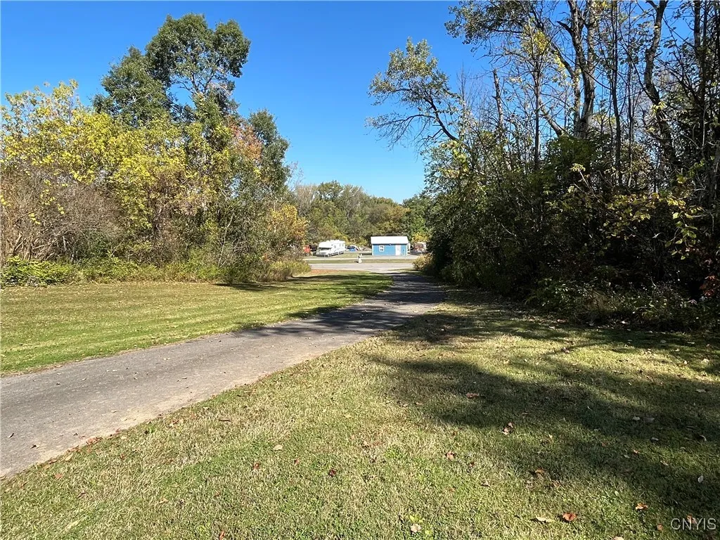 Private Setting set up on hill w/ 1.37 Acres