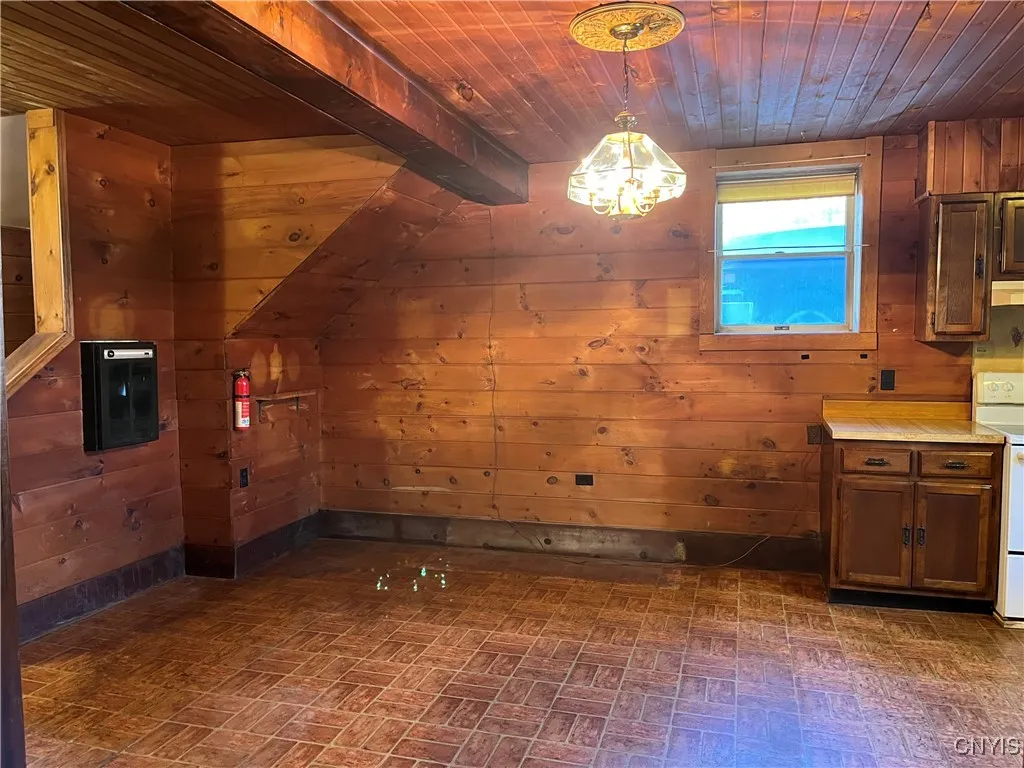 Large Eating Area