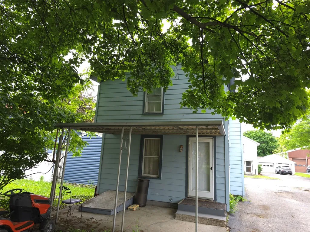 17 Lake Street, Mt Morris, New York 14510, Mt Morris, New York 14510, 3 Bedrooms Bedrooms, 5 Rooms Rooms,1 BathroomBathrooms,Residential,For Sale,17 Lake Street, Mt Morris, New York 14510,0,R1643663
