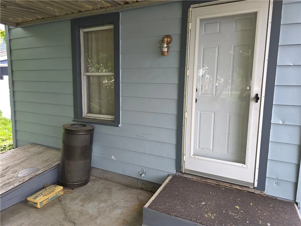 17 Lake Street, Mt Morris, New York 14510, Mt Morris, New York 14510, 3 Bedrooms Bedrooms, 5 Rooms Rooms,1 BathroomBathrooms,Residential,For Sale,17 Lake Street, Mt Morris, New York 14510,0,R1643663