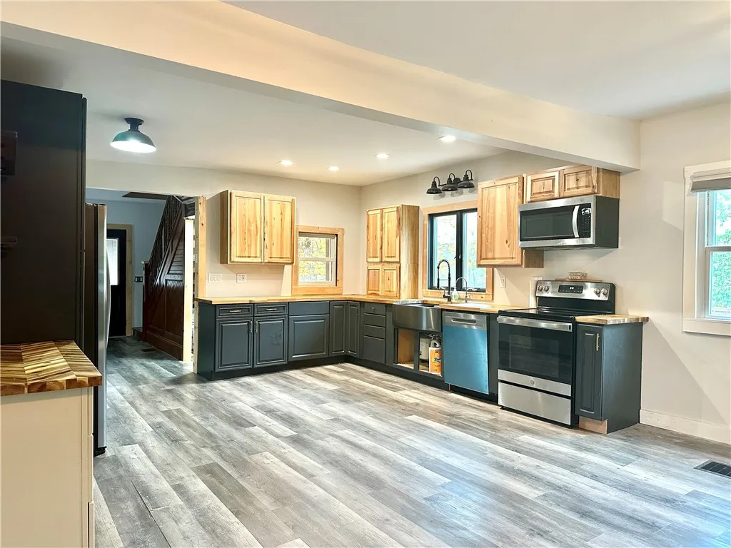 9915 State Route 53, Wheeler, New York 14873, Wheeler, New York 14873, 4 Bedrooms Bedrooms, 9 Rooms Rooms,2 BathroomsBathrooms,Residential,For Sale,9915 State Route 53, Wheeler, New York 14873,0,R1643607