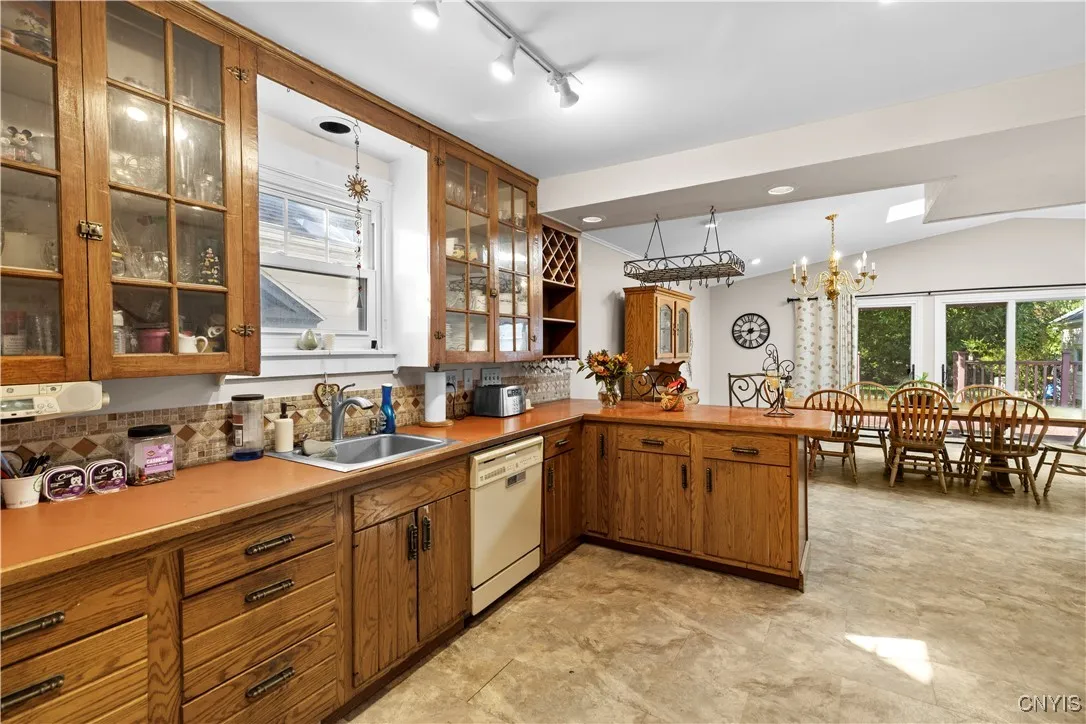 2812 Ogden Place, Utica, New York 13501, Utica, New York 13501, 3 Bedrooms Bedrooms, 9 Rooms Rooms,1 BathroomBathrooms,Residential,For Sale,2812 Ogden Place, Utica, New York 13501,0,S1643659