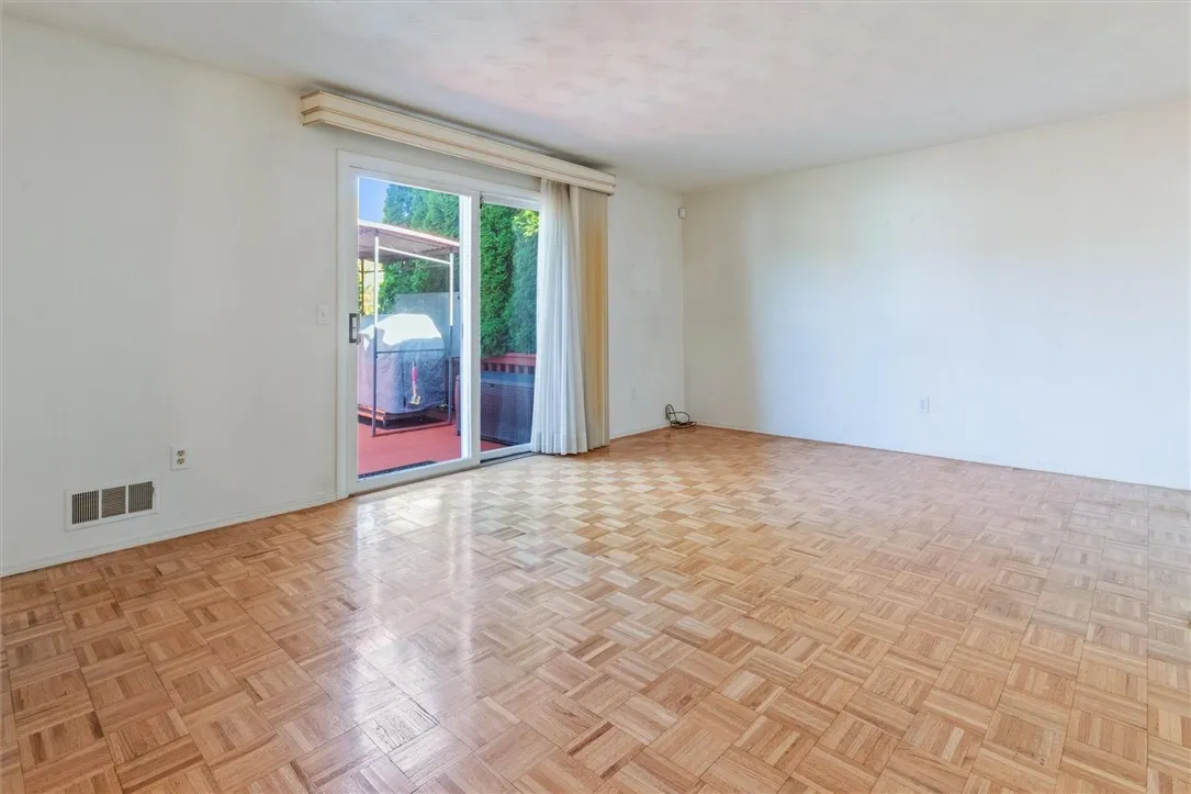3 Markie Drive East, Gates, New York 14606, Gates, New York 14606, 3 Bedrooms Bedrooms, 6 Rooms Rooms,1 BathroomBathrooms,Residential,Closed,3 Markie Drive East, Gates, New York 14606,0,R1643665