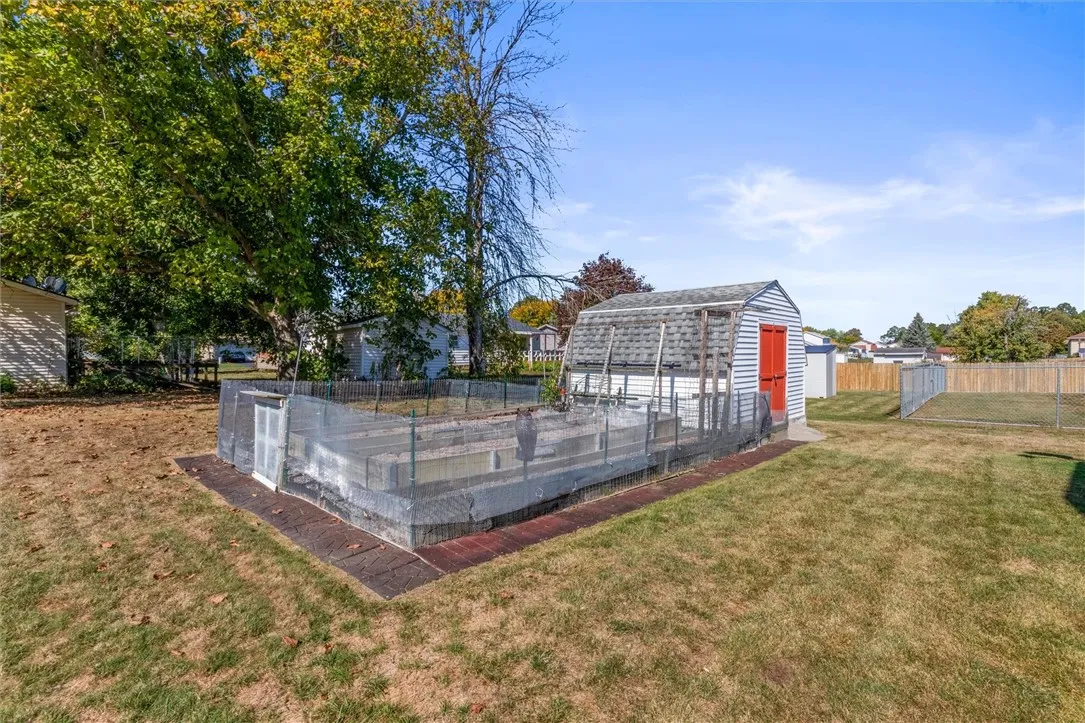 3 Markie Drive East, Gates, New York 14606, Gates, New York 14606, 3 Bedrooms Bedrooms, 6 Rooms Rooms,1 BathroomBathrooms,Residential,Closed,3 Markie Drive East, Gates, New York 14606,0,R1643665