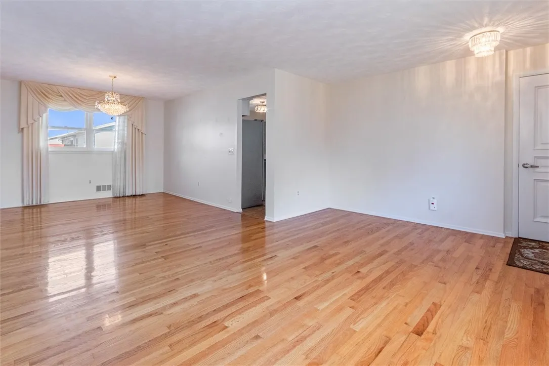 3 Markie Drive East, Gates, New York 14606, Gates, New York 14606, 3 Bedrooms Bedrooms, 6 Rooms Rooms,1 BathroomBathrooms,Residential,Closed,3 Markie Drive East, Gates, New York 14606,0,R1643665
