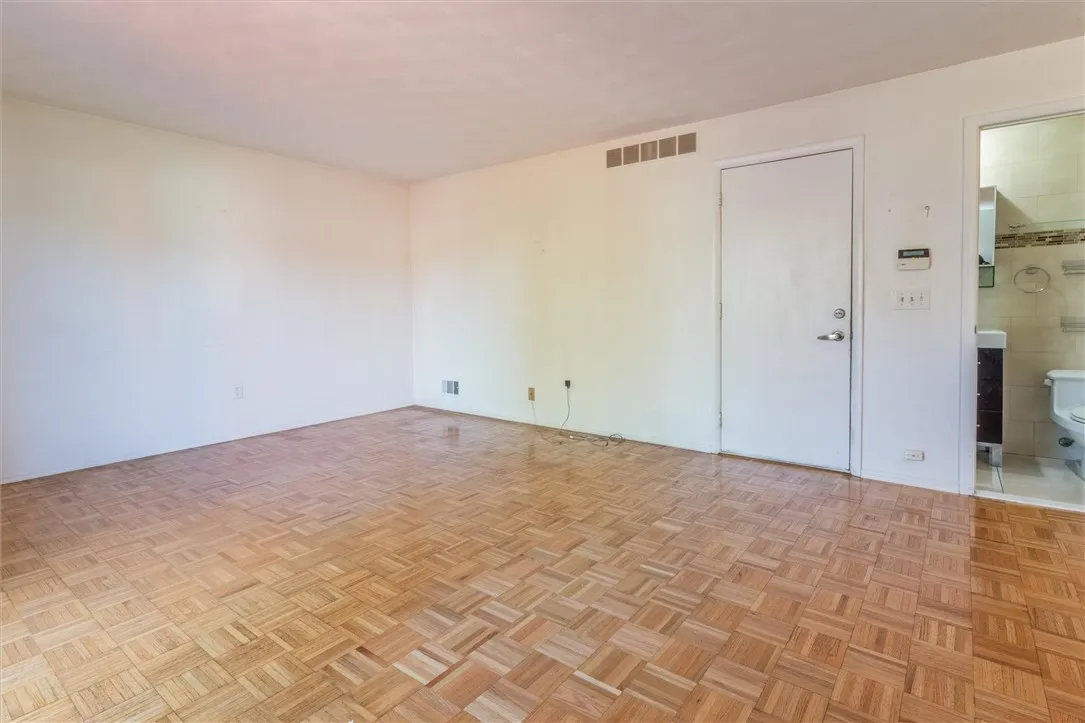 3 Markie Drive East, Gates, New York 14606, Gates, New York 14606, 3 Bedrooms Bedrooms, 6 Rooms Rooms,1 BathroomBathrooms,Residential,Closed,3 Markie Drive East, Gates, New York 14606,0,R1643665
