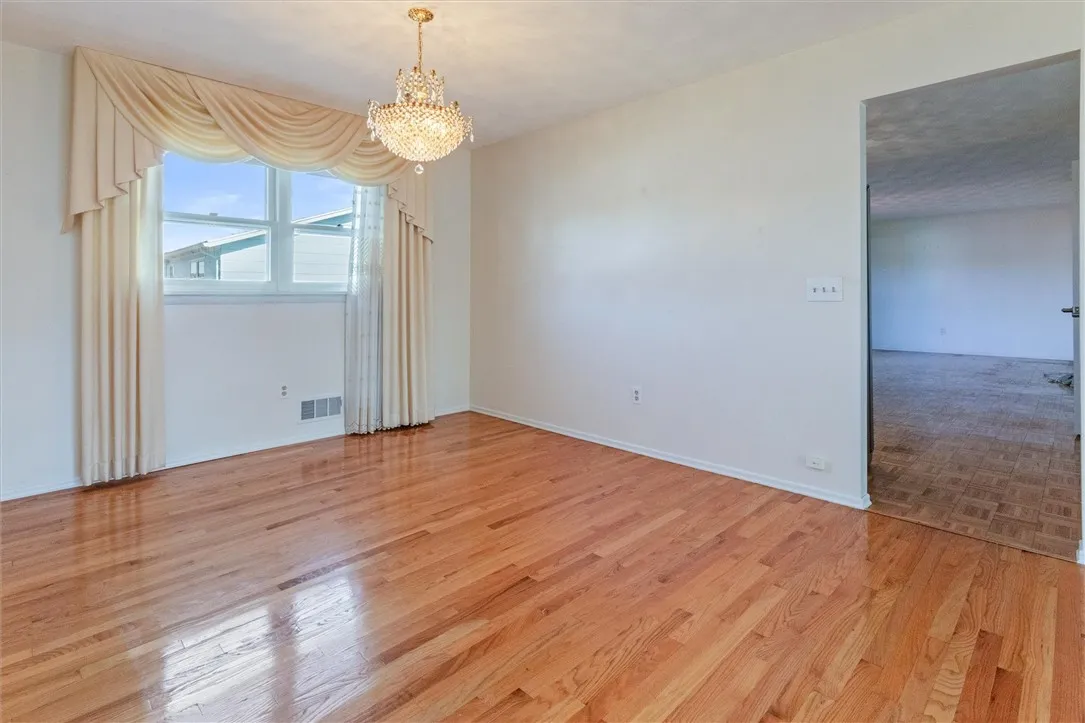 3 Markie Drive East, Gates, New York 14606, Gates, New York 14606, 3 Bedrooms Bedrooms, 6 Rooms Rooms,1 BathroomBathrooms,Residential,Closed,3 Markie Drive East, Gates, New York 14606,0,R1643665