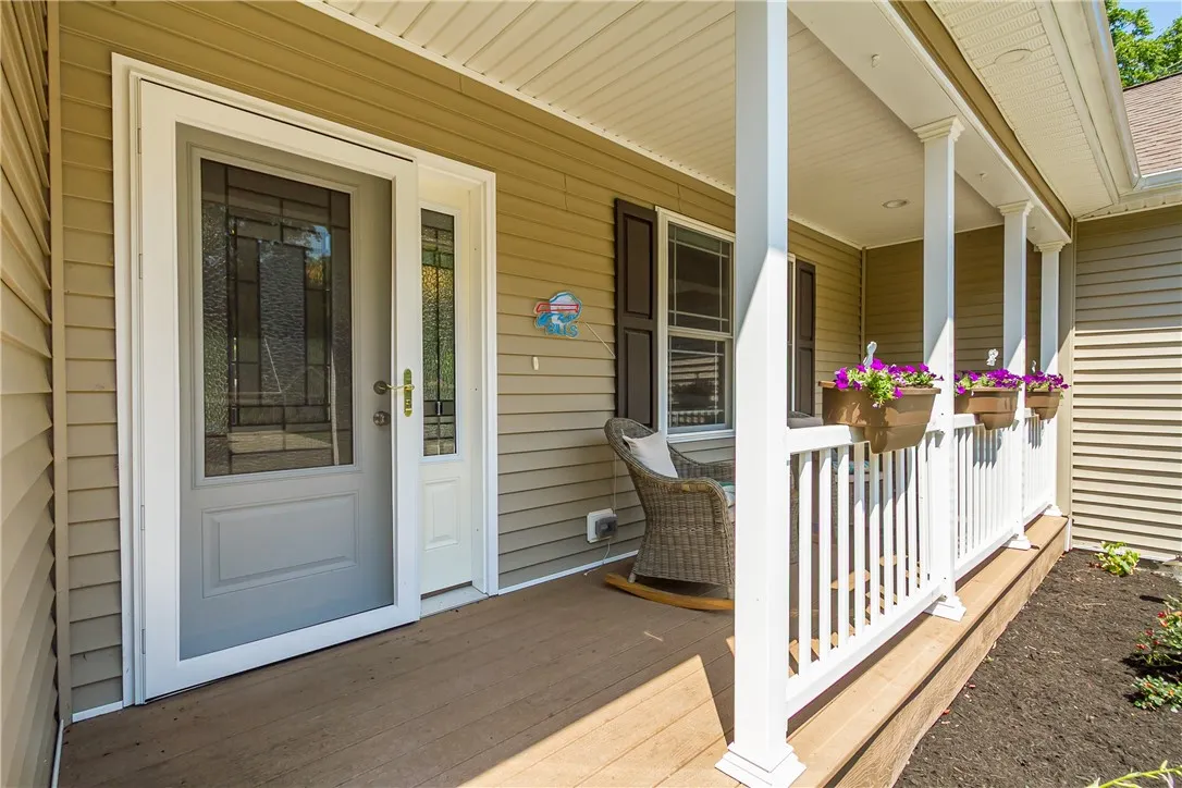 WELCOMING COVERED FRONT PORCH