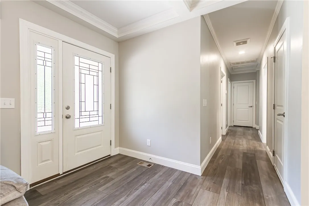 FOYER ENTRY WITH LEADED GLASS DOOR & SIDE LIGHT