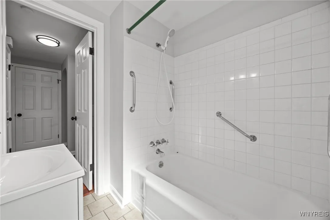 293 Zimmerman Boulevard, Tonawanda, New York 14223, Tonawanda, New York 14223, 4 Bedrooms Bedrooms, 9 Rooms Rooms,2 BathroomsBathrooms,Residential,Closed,293 Zimmerman Boulevard, Tonawanda, New York 14223,0,B1642862