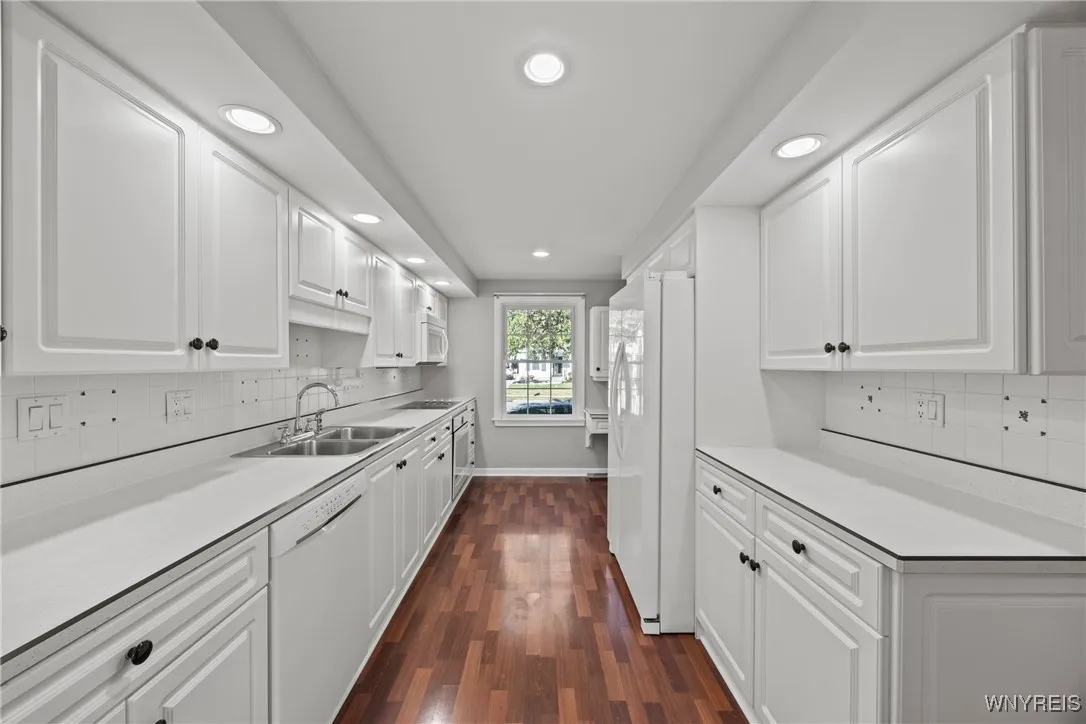 293 Zimmerman Boulevard, Tonawanda, New York 14223, Tonawanda, New York 14223, 4 Bedrooms Bedrooms, 9 Rooms Rooms,2 BathroomsBathrooms,Residential,Closed,293 Zimmerman Boulevard, Tonawanda, New York 14223,0,B1642862