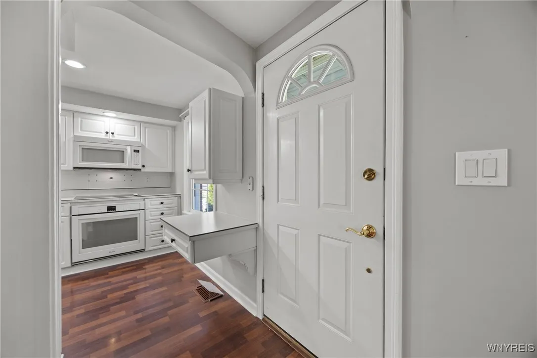 293 Zimmerman Boulevard, Tonawanda, New York 14223, Tonawanda, New York 14223, 4 Bedrooms Bedrooms, 9 Rooms Rooms,2 BathroomsBathrooms,Residential,Closed,293 Zimmerman Boulevard, Tonawanda, New York 14223,0,B1642862