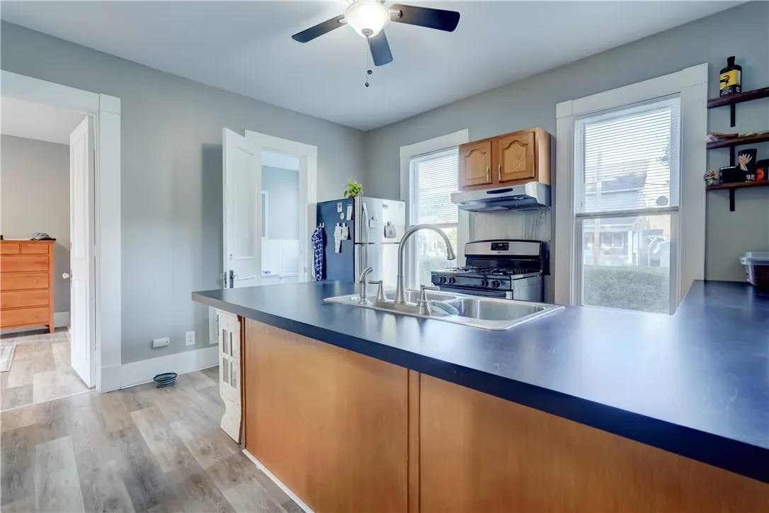 71 Gregory Street, Rochester, New York 14620, Rochester, New York 14620, 6 Bedrooms Bedrooms, ,4 BathroomsBathrooms,Residential,Closed,71 Gregory Street, Rochester, New York 14620,0,R1640845