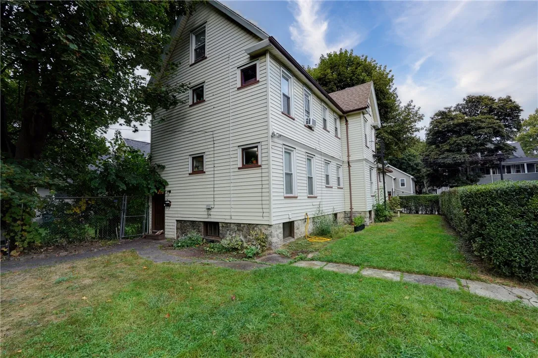 71 Gregory Street, Rochester, New York 14620, Rochester, New York 14620, 6 Bedrooms Bedrooms, ,4 BathroomsBathrooms,Residential,Closed,71 Gregory Street, Rochester, New York 14620,0,R1640845