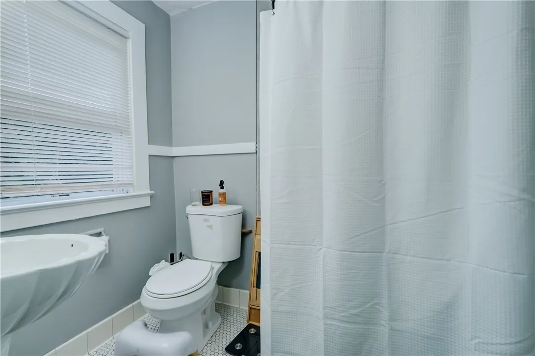 71 Gregory Street, Rochester, New York 14620, Rochester, New York 14620, 6 Bedrooms Bedrooms, ,4 BathroomsBathrooms,Residential,Closed,71 Gregory Street, Rochester, New York 14620,0,R1640845
