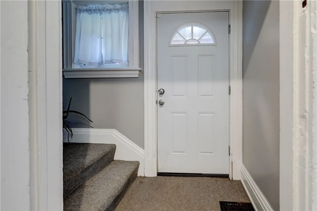 71 Gregory Street, Rochester, New York 14620, Rochester, New York 14620, 6 Bedrooms Bedrooms, ,4 BathroomsBathrooms,Residential,Closed,71 Gregory Street, Rochester, New York 14620,0,R1640845