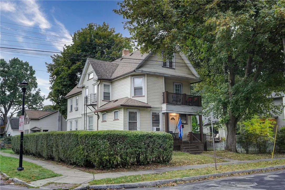 71 Gregory Street, Rochester, New York 14620, Rochester, New York 14620, 6 Bedrooms Bedrooms, ,4 BathroomsBathrooms,Residential,Closed,71 Gregory Street, Rochester, New York 14620,0,R1640845
