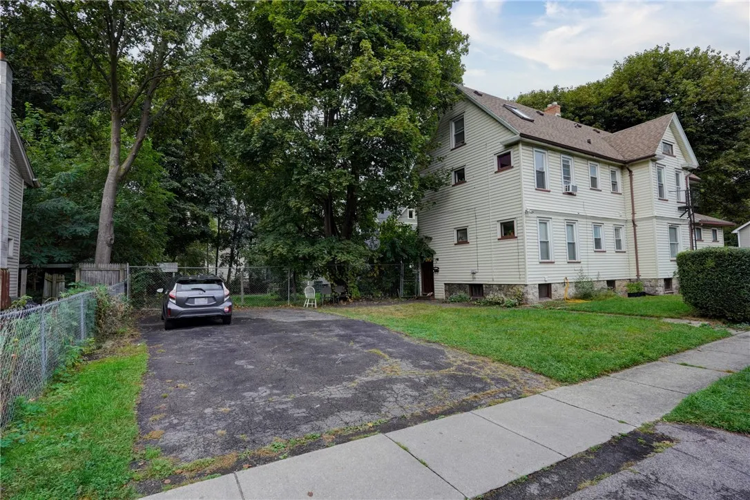 71 Gregory Street, Rochester, New York 14620, Rochester, New York 14620, 6 Bedrooms Bedrooms, ,4 BathroomsBathrooms,Residential,Closed,71 Gregory Street, Rochester, New York 14620,0,R1640845