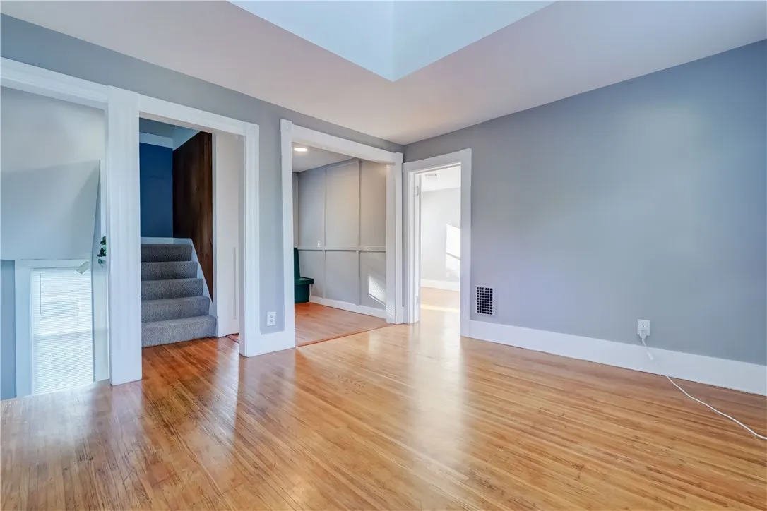 71 Gregory Street, Rochester, New York 14620, Rochester, New York 14620, 6 Bedrooms Bedrooms, ,4 BathroomsBathrooms,Residential,Closed,71 Gregory Street, Rochester, New York 14620,0,R1640845