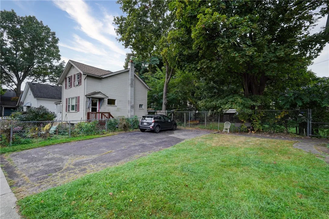 71 Gregory Street, Rochester, New York 14620, Rochester, New York 14620, 6 Bedrooms Bedrooms, ,4 BathroomsBathrooms,Residential,Closed,71 Gregory Street, Rochester, New York 14620,0,R1640845