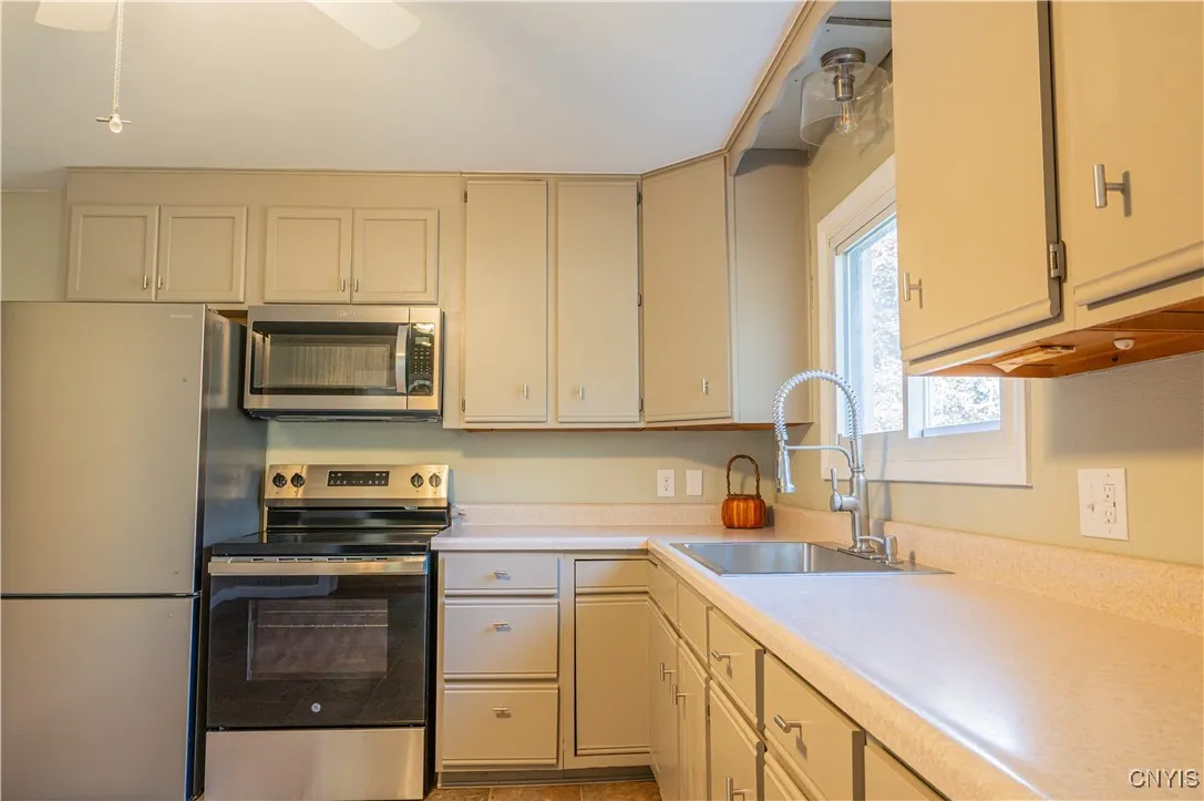 340 South Willow Street, Oneida, New York 13421, Oneida, New York 13421, 2 Bedrooms Bedrooms, 8 Rooms Rooms,1 BathroomBathrooms,Residential,For Sale,340 South Willow Street, Oneida, New York 13421,0,S1643682