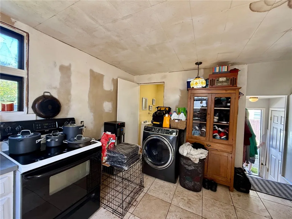 73 Alcott Road, Greece, New York 14626, Greece, New York 14626, 3 Bedrooms Bedrooms, 6 Rooms Rooms,1 BathroomBathrooms,Residential,For Sale,73 Alcott Road, Greece, New York 14626,0,R1642443