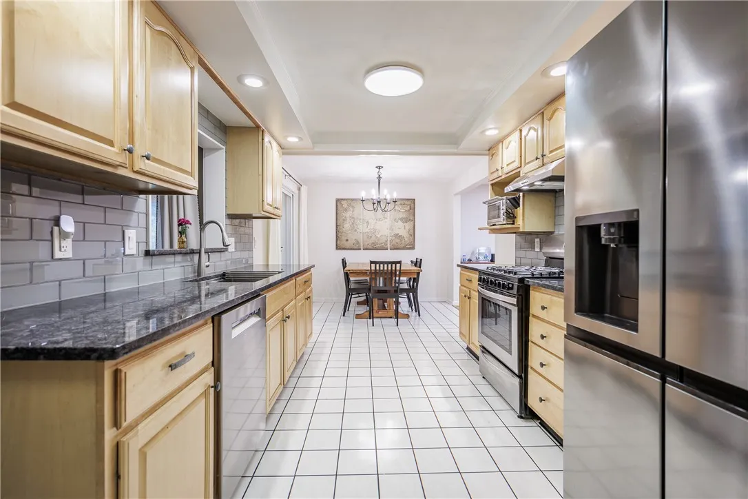 90 Hefner Dr, Webster, New York 14580, Webster, New York 14580, 3 Bedrooms Bedrooms, 8 Rooms Rooms,1 BathroomBathrooms,Residential,For Sale,90 Hefner Dr, Webster, New York 14580,0,R1643606