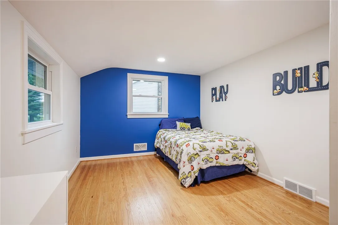 90 Hefner Dr, Webster, New York 14580, Webster, New York 14580, 3 Bedrooms Bedrooms, 8 Rooms Rooms,1 BathroomBathrooms,Residential,For Sale,90 Hefner Dr, Webster, New York 14580,0,R1643606