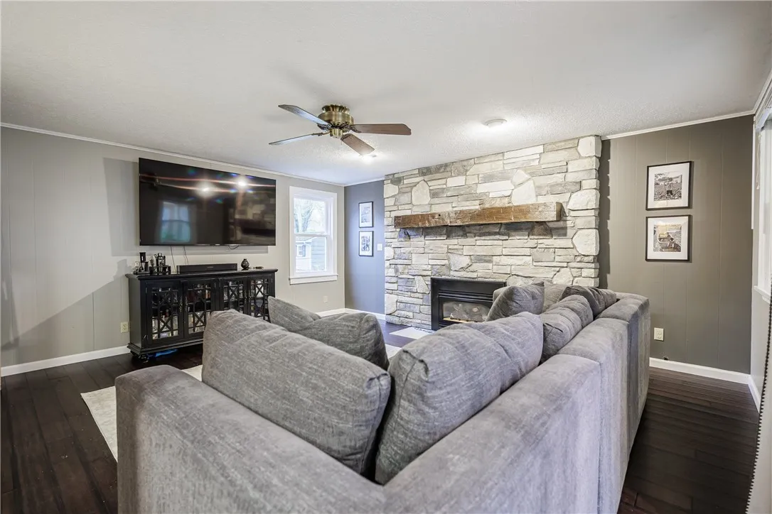 90 Hefner Dr, Webster, New York 14580, Webster, New York 14580, 3 Bedrooms Bedrooms, 8 Rooms Rooms,1 BathroomBathrooms,Residential,For Sale,90 Hefner Dr, Webster, New York 14580,0,R1643606