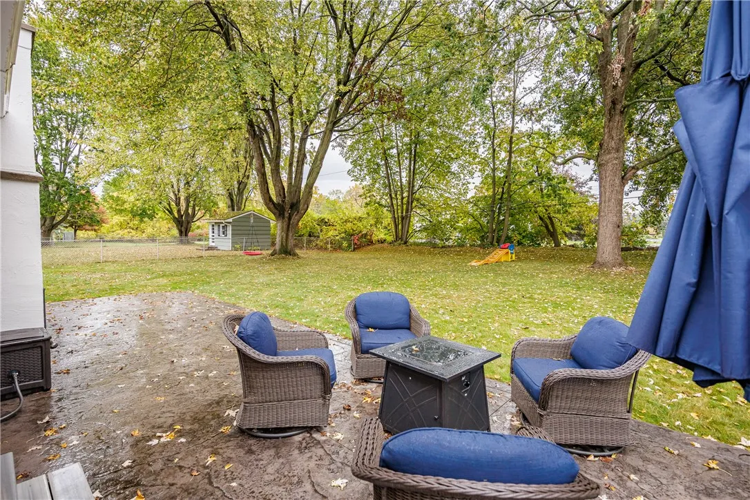 90 Hefner Dr, Webster, New York 14580, Webster, New York 14580, 3 Bedrooms Bedrooms, 8 Rooms Rooms,1 BathroomBathrooms,Residential,For Sale,90 Hefner Dr, Webster, New York 14580,0,R1643606