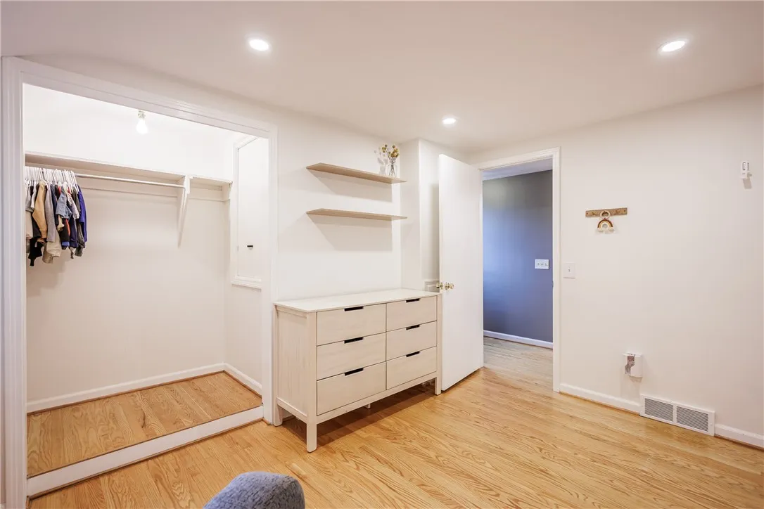 90 Hefner Dr, Webster, New York 14580, Webster, New York 14580, 3 Bedrooms Bedrooms, 8 Rooms Rooms,1 BathroomBathrooms,Residential,For Sale,90 Hefner Dr, Webster, New York 14580,0,R1643606