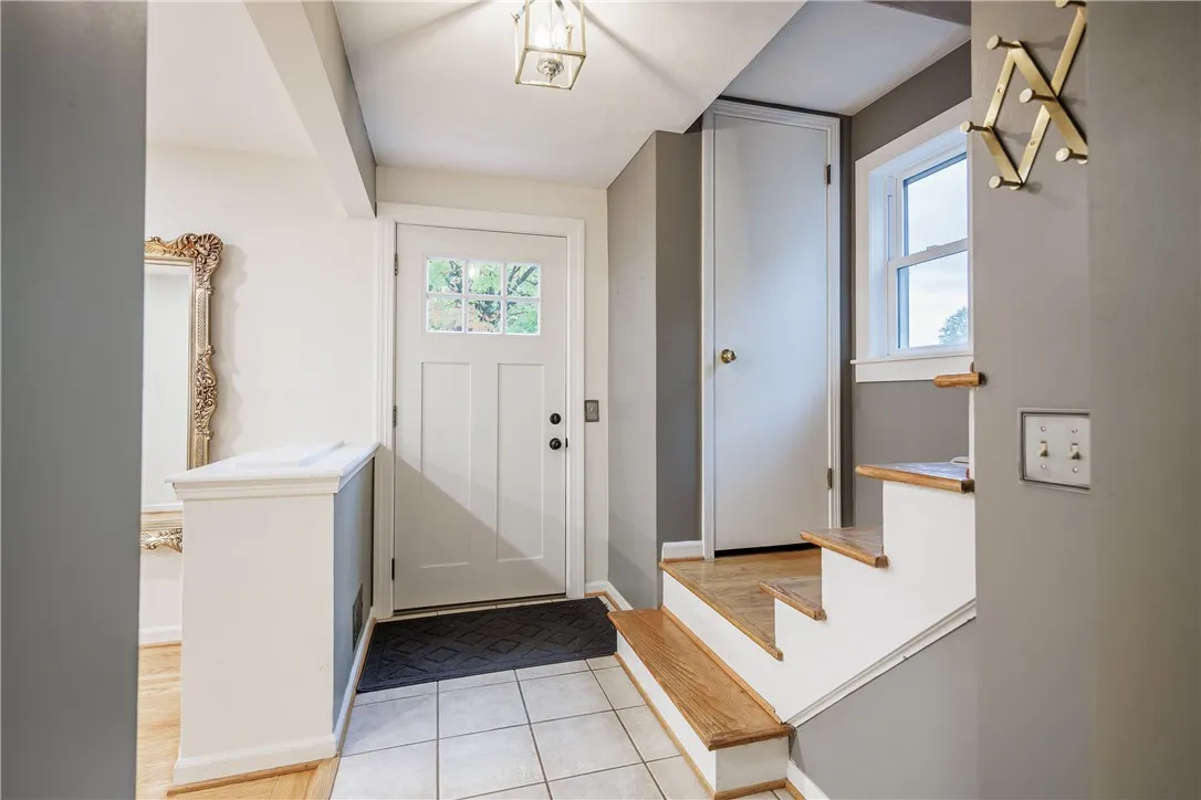 90 Hefner Dr, Webster, New York 14580, Webster, New York 14580, 3 Bedrooms Bedrooms, 8 Rooms Rooms,1 BathroomBathrooms,Residential,For Sale,90 Hefner Dr, Webster, New York 14580,0,R1643606