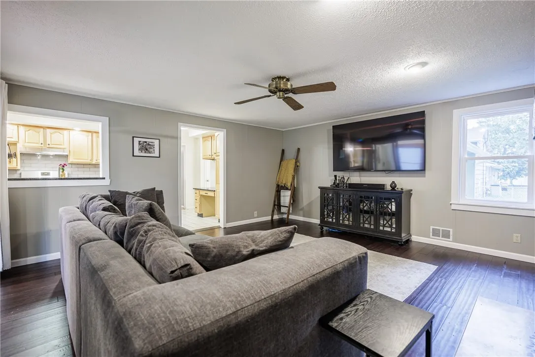 90 Hefner Dr, Webster, New York 14580, Webster, New York 14580, 3 Bedrooms Bedrooms, 8 Rooms Rooms,1 BathroomBathrooms,Residential,For Sale,90 Hefner Dr, Webster, New York 14580,0,R1643606