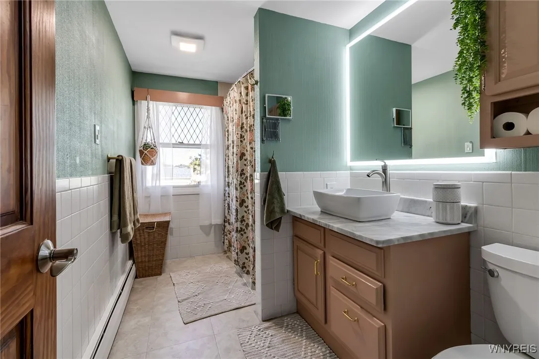 72 Regency Drive, Grand Island, New York 14072, Grand Island, New York 14072, 3 Bedrooms Bedrooms, 7 Rooms Rooms,1 BathroomBathrooms,Residential,For Sale,72 Regency Drive, Grand Island, New York 14072,0,B1643524