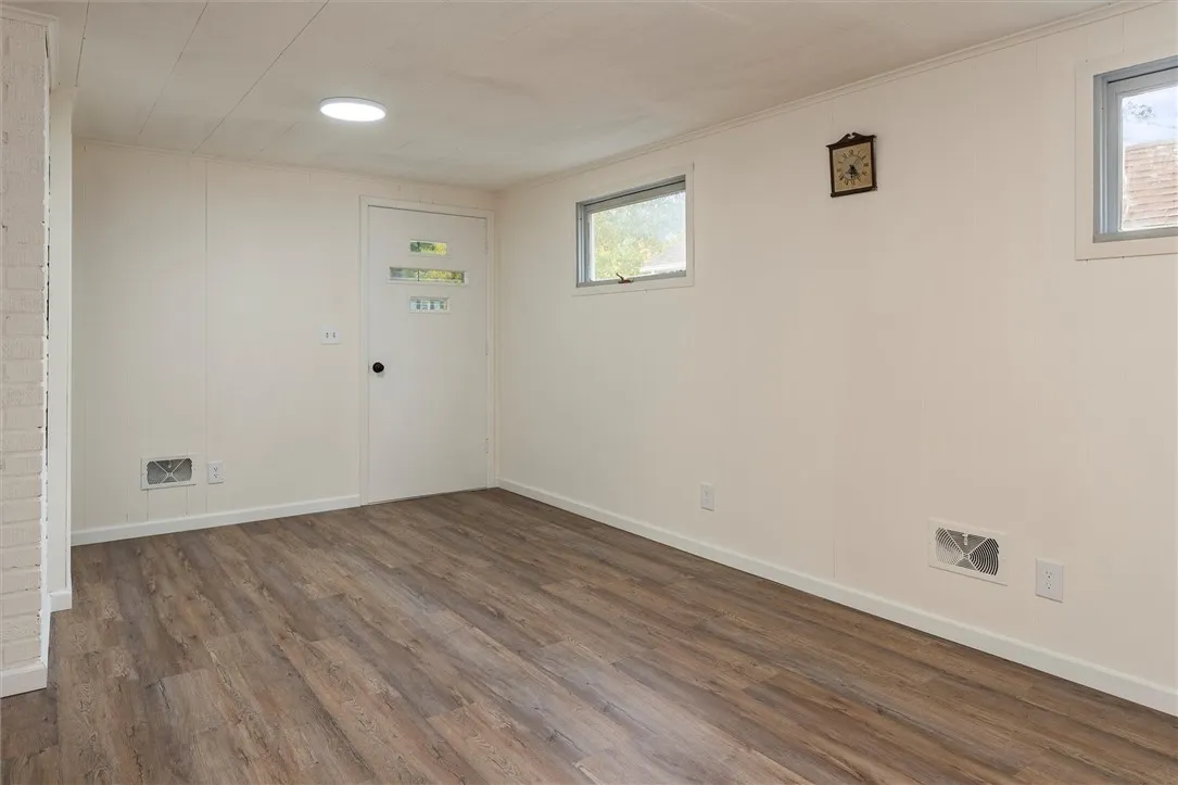 36 Fenton Road, Chili, New York 14624, Chili, New York 14624, 3 Bedrooms Bedrooms, 9 Rooms Rooms,1 BathroomBathrooms,Residential,For Sale,36 Fenton Road, Chili, New York 14624,0,R1643714