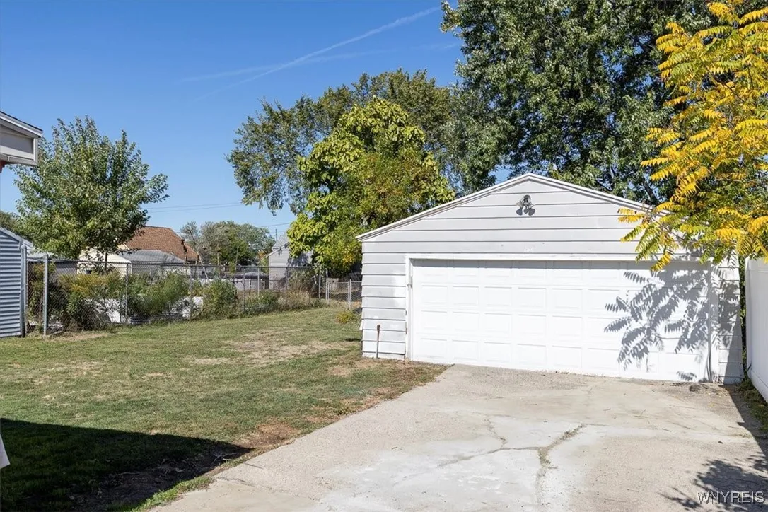 194 Chapel Avenue, Cheektowaga, New York 14225, Cheektowaga, New York 14225, 3 Bedrooms Bedrooms, 6 Rooms Rooms,1 BathroomBathrooms,Residential,For Sale,194 Chapel Avenue, Cheektowaga, New York 14225,0,B1643146