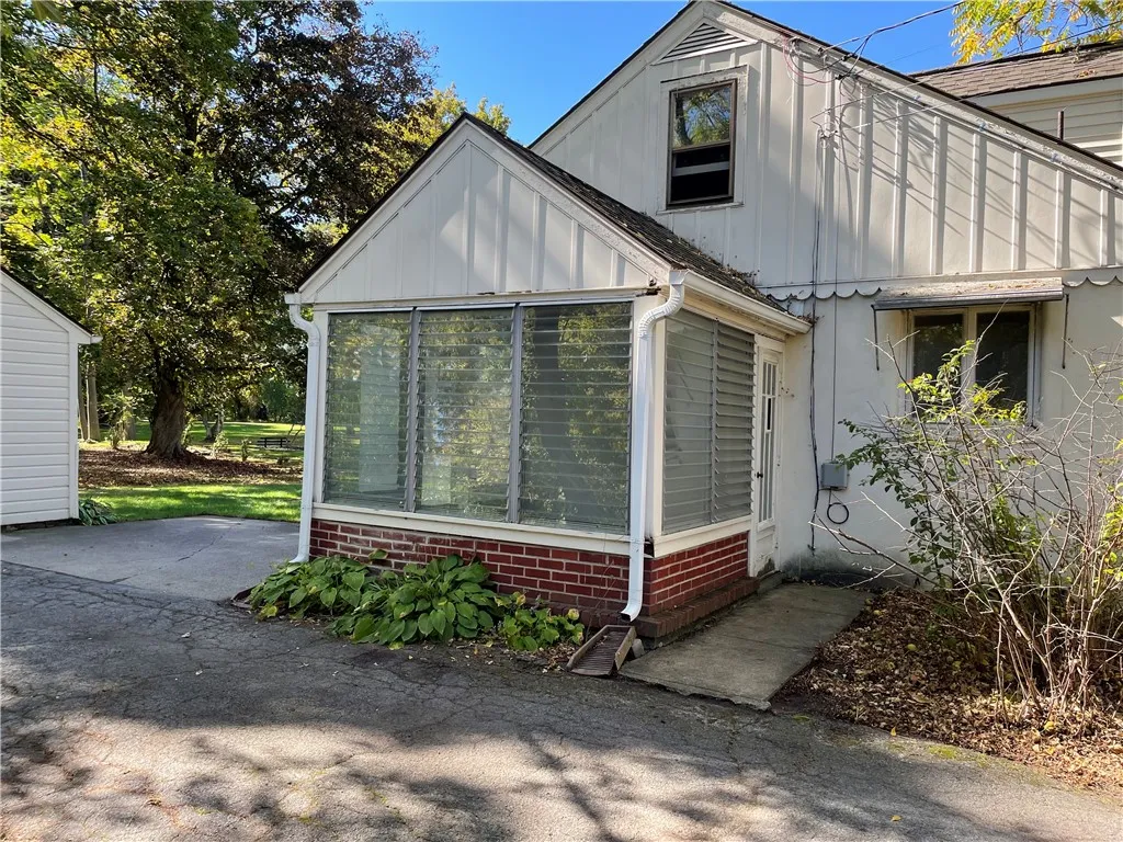 2463 Browncroft Boulevard, Penfield, New York 1462, Penfield, New York 14625, 2 Bedrooms Bedrooms, 4 Rooms Rooms,1 BathroomBathrooms,Residential,For Sale,2463 Browncroft Boulevard, Penfield, New York 1462,0,R1642768
